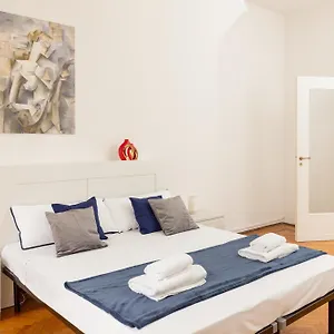 Picasso - Spacious Exclusive Appartement Milan